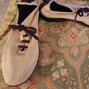 Arcopedico 10 42 beige shimmery gold comfort lace shoes flats